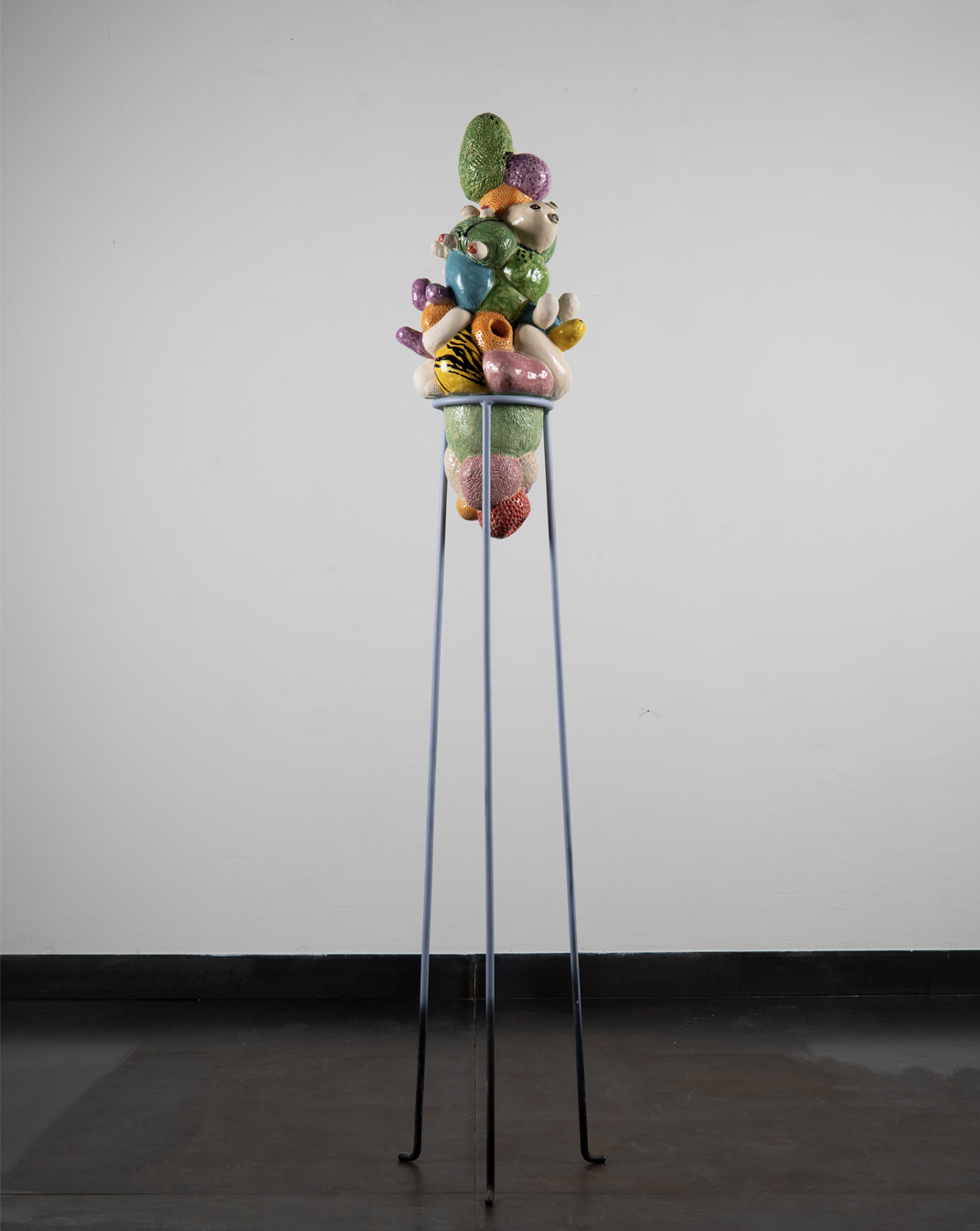 Joyful Hive 2024 ceramics, glaze, metal wireframe 166 / 68 x 36 cm